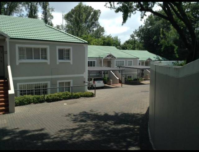 2 BEDROOM TOWNHOUSE FOR SALE IN STRATHAVON